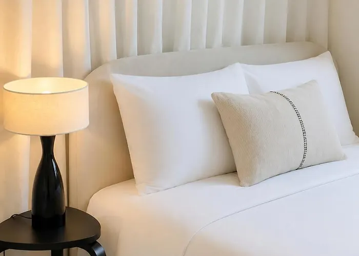 New! Wake Up To Namsan Tower View, 3mins To Subway, Walk To Myeongdong Ddp Namsan *