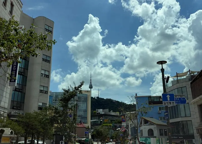 New! Wake Up To Namsan Tower View, 3mins To Subway, Walk To Myeongdong Ddp Namsan アパート *